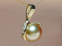 Prívesok s juhomorskou perlou