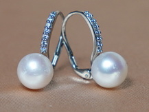 Strieborné náušnice s perlou