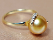 Prsteň s juhomorskou perlou