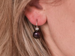 Perlové náušnice DS222SBE-B Perlové náušnice DS222SBE-B DS222SBE-B