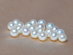 Biele sladkovodné perly FP3540AA+w Biele sladkovodné perly FP3540AA+W-1.JPG FP3540AA+w