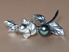 Brošňa s pravou tahitskou perlou BR012BR.3.JPG BR012BR