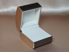 Elegantná krabička na prsteň a napichovacie náušnice EK01F.3.JPG EK01F
