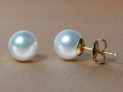 Súprava zlatých šperkov s japonskými akoya perlami APNCHSET002C Perlové náušnice akoya perly AE585AAAyP.JPG APNCHSET002C