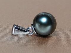 Prívesok z bieleho zlata 14K s tahitskou perlou AAA TPAAAZwGC Prívesok z bileho zlata s pravou tahitskou perlou TPAAAZwGC-2.JPG TPAAAZwGC