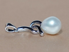 Strieborný prívesok so sladkovodnou perlou PP2158SH Strieborný prívesok so sladkovodnou perlou PP2158SH.2.JPG PP2158SH