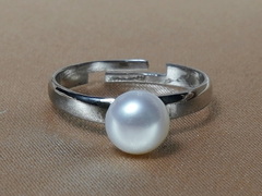 Prsteň s perlou PR100G Strieborný prsteň s pravou riečnou perlou PR100G_2.JPG PR100G