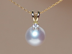 Súprava zlatých šperkov s japonskými akoya perlami AAA BC140YS-A Zlatý prívesok s akoya perlou BC025YP-A.jpg BC140YS-A