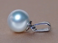 Zlatý prívesok s perlou RPP001wM Zlatý prívesok s bielou sladkovodnou perlou RPP001wM.2.JPG RPP001wM