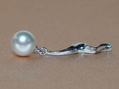 Zlatý prívesok 14K s japonskou akoya perlou AP002C Zlatý prívesok s japonskou akoya perlou AP002C.1.JPG AP002C