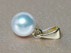 Zlatý prívesok 14K s japonskou akoya perlou AAA AP010C Zlatý prívesok s japonskou akoya perlou AP010C.1.JPG AP010C