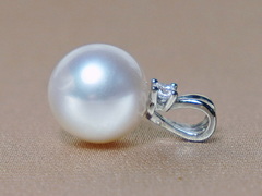 Zlatý prívesok 14K s perlou Južného Pacifiku s briliantom BC025WP-W Zlatý prívesok s perlou Južného pacifiku BC025WP-W.1.JPG BC025WP-W