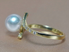 Zlatý prsteň s morskou perlou BC029YR-A Zlatý prsteň s morskou perlou BC029YR-A-2.JPG BC029YR-A