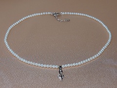 Personalizovaný perlový náhrdelník PS002 perlový náhrdelník prívesok husľový kľúč PS002.JPG PS002