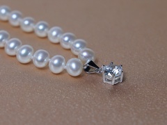 personalizovaný perlový náhrdelník so zirkónom.JPG PS001