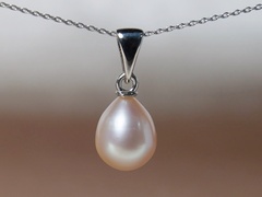 Prívesok s perlou FTyP005lJ privesok-s-perlou-biele zlato-ftyp005lj.JPG FTyP005lJ