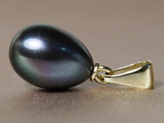 Prívesok s perlou FTyP005bJ privesok-s-pravou-perlou-ftyp005bj.JPG FTyP005bJ