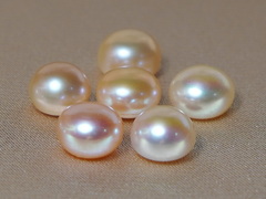 Sladkovodné perly pologuľaté polovŕtané BLPBAA+Z sladkovodné perly pologuľaté ružové AA+.JPG BLPBAA+Z