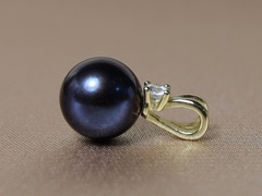 zlaty privesok-s-perlou-a diamantom bc025yfp-b.JPG BC025YFP-B